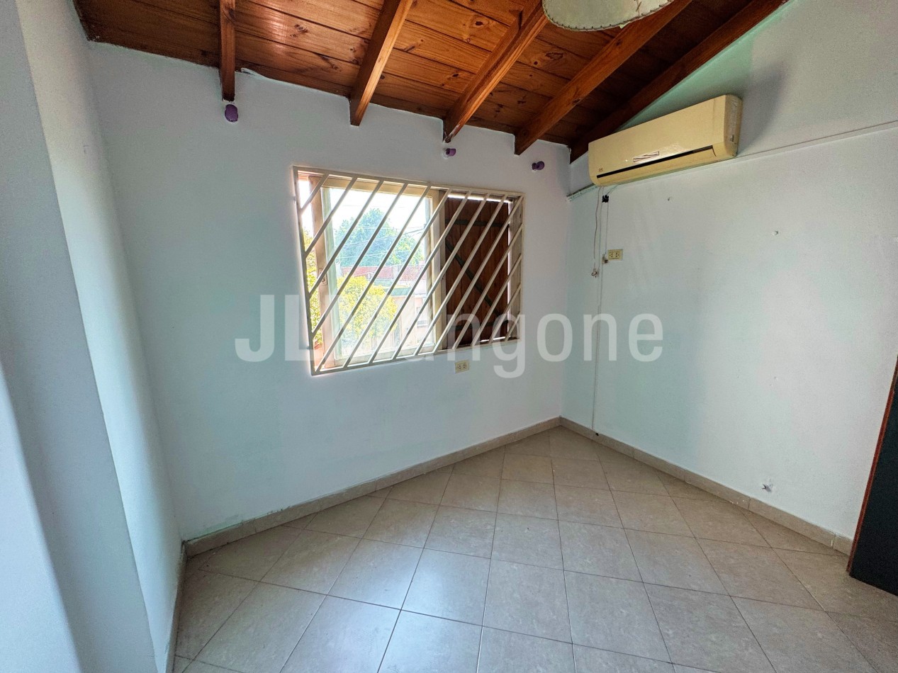 Duplex 4 ambientes con patio y terraza