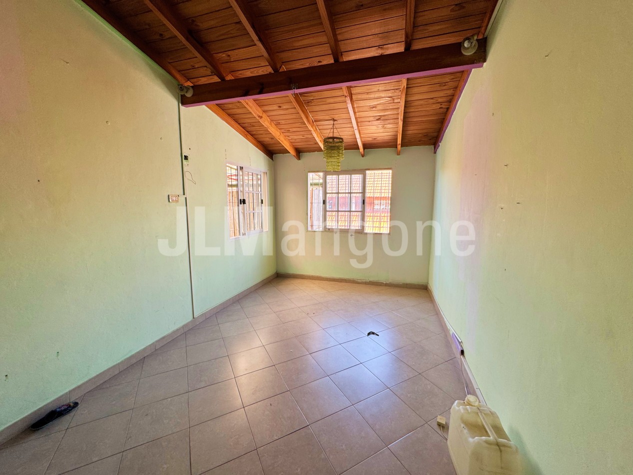 Duplex 4 ambientes con patio y terraza