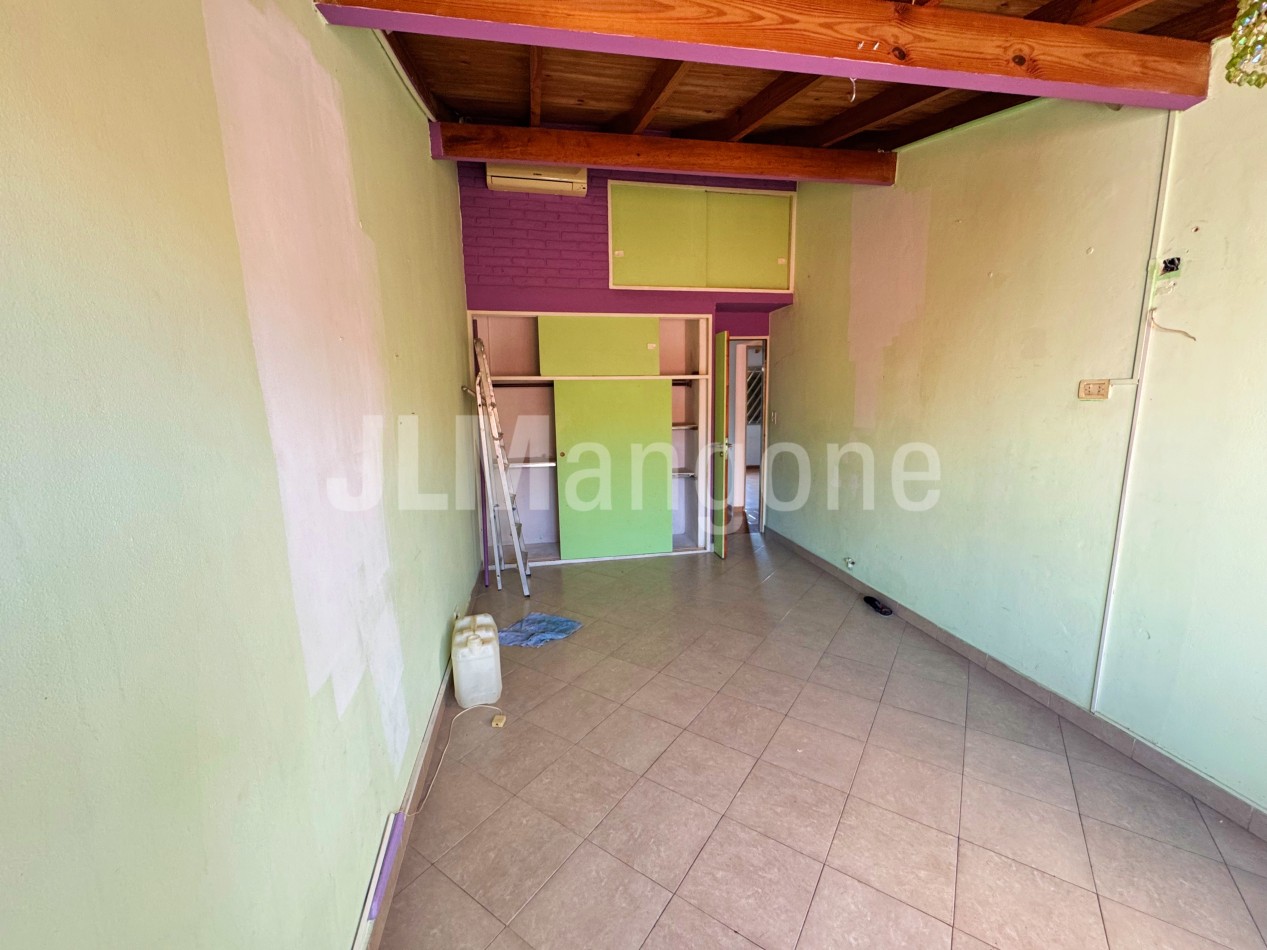 Duplex 4 ambientes con patio y terraza
