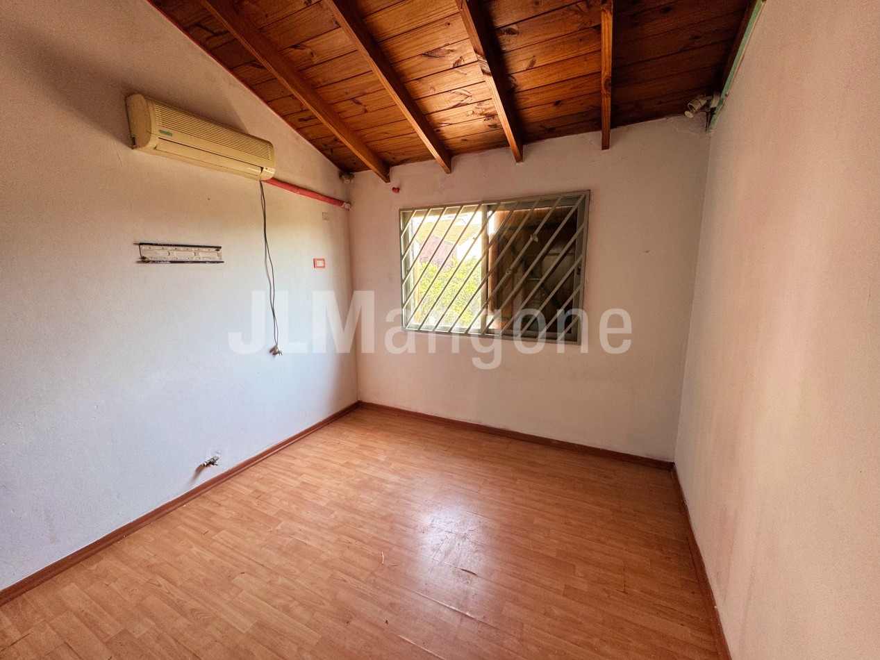 Duplex 4 ambientes con patio y terraza