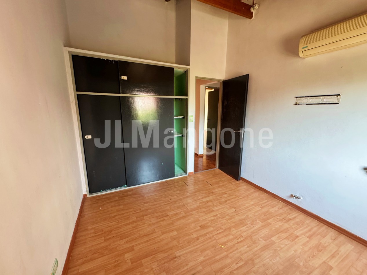 Duplex 4 ambientes con patio y terraza
