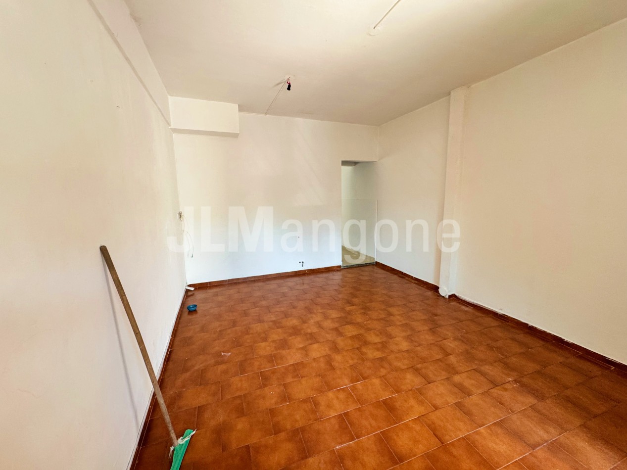 Duplex 4 ambientes con patio y terraza