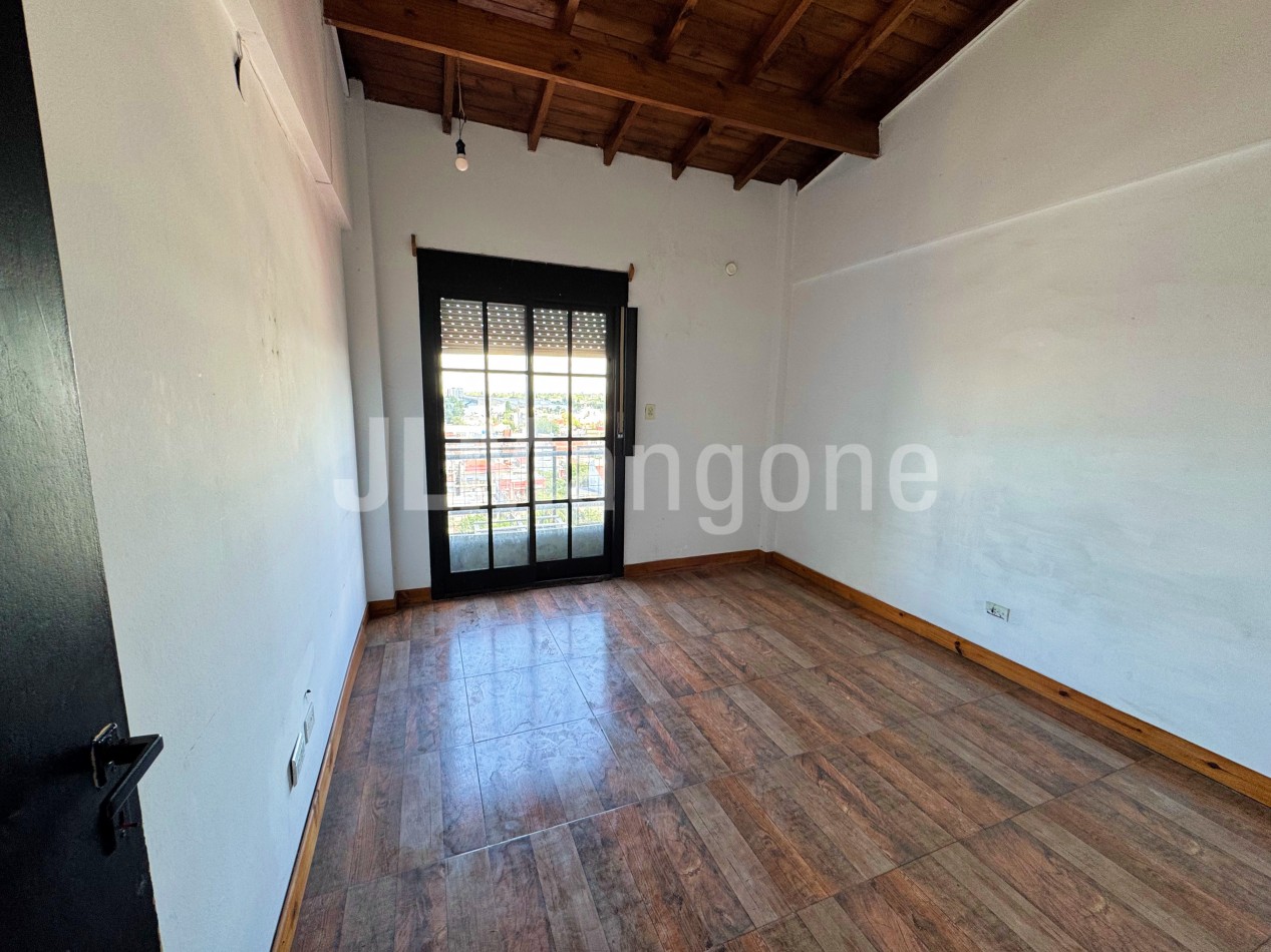 Departamento 2 ambientes con balcon