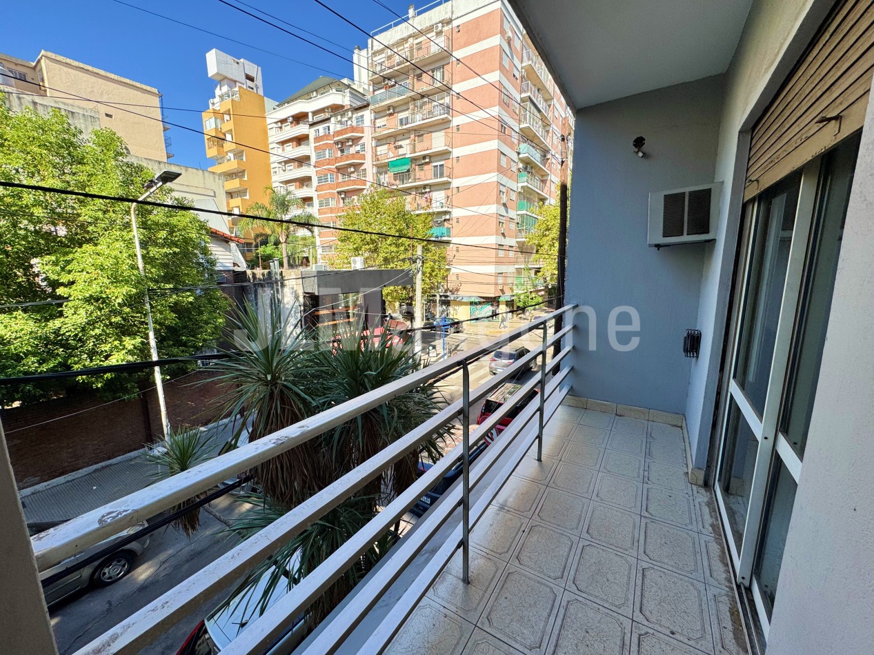 Departamento 4 ambientes con doble balcon