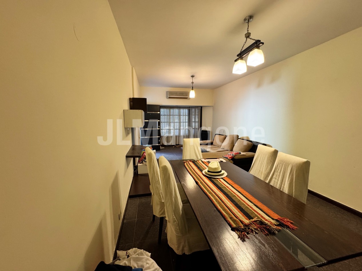Casa 4 ambientes con piscina y cocheras