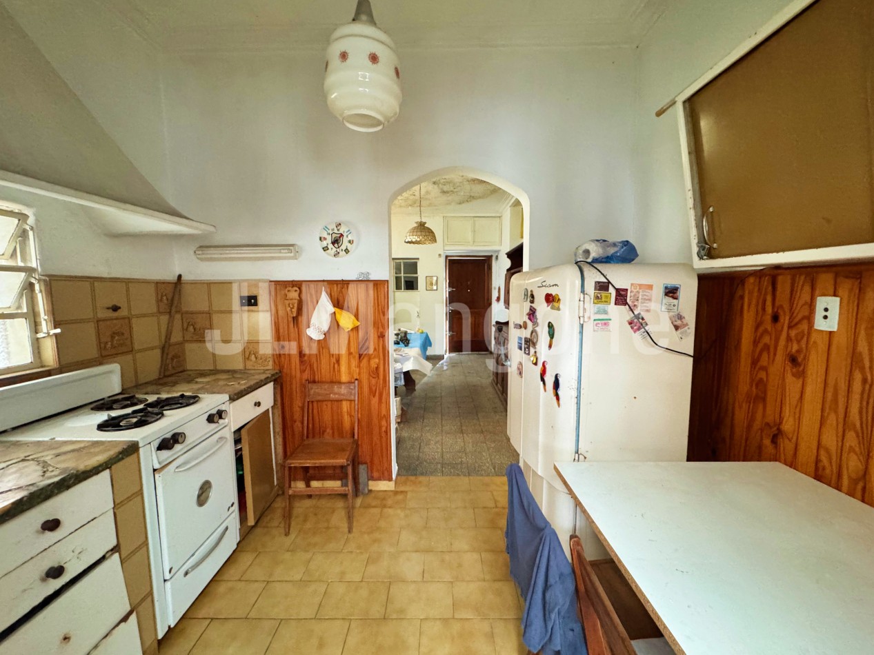 Casa 3 ambientes a refaccionar
