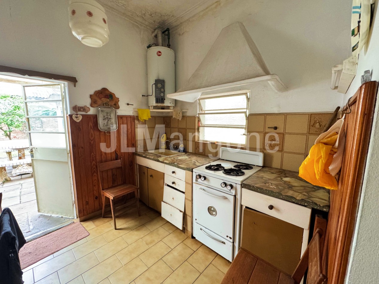 Casa 3 ambientes a refaccionar