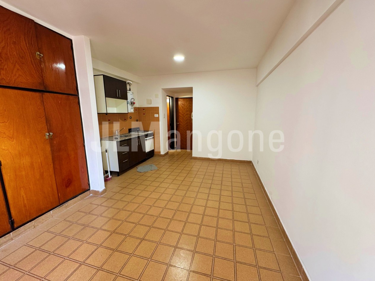 Departamento 1 ambiente en Ramos Mejia Centro