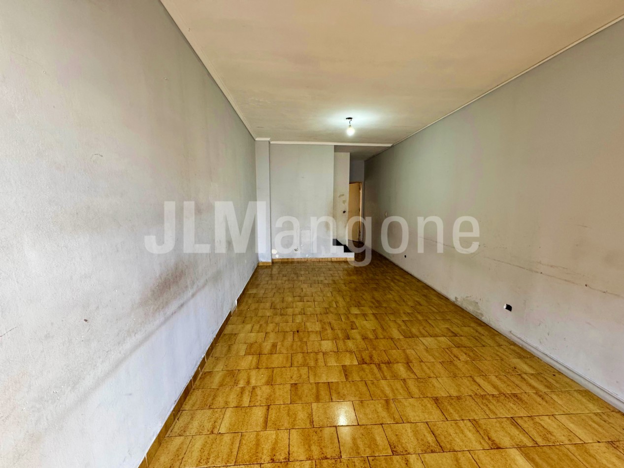 Duplex 4 amb con cochera y patio