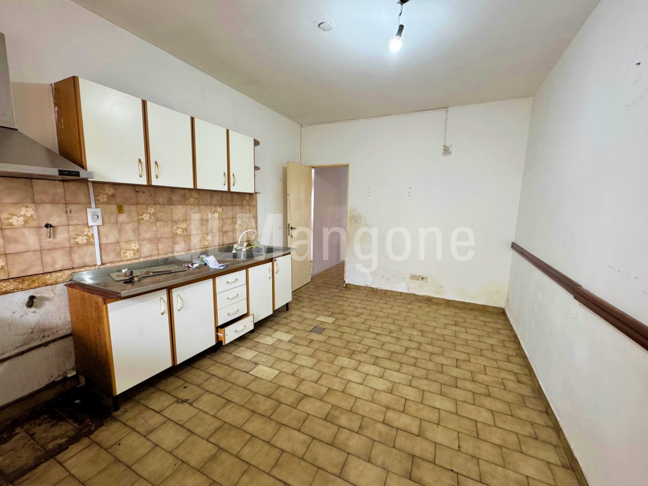 Duplex 4 amb con cochera y patio