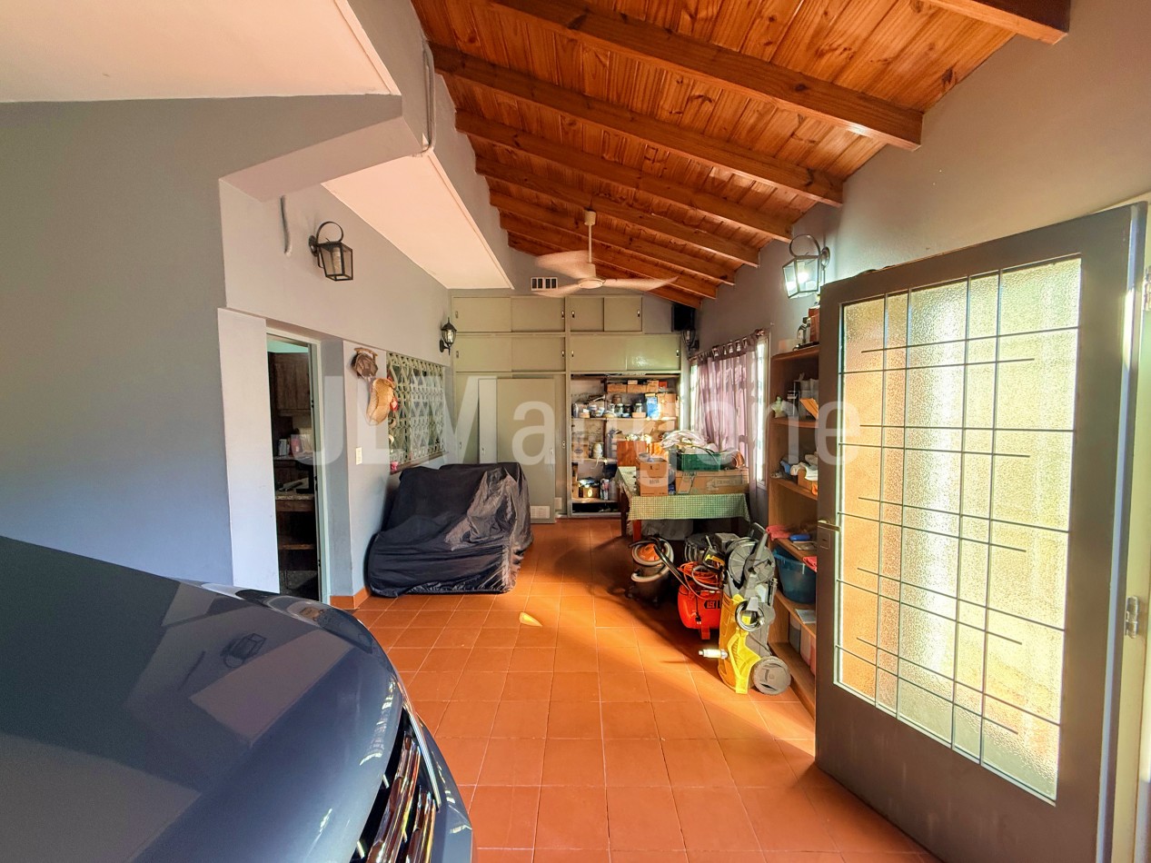 Casa 4 amb con cocheras, parque y quincho