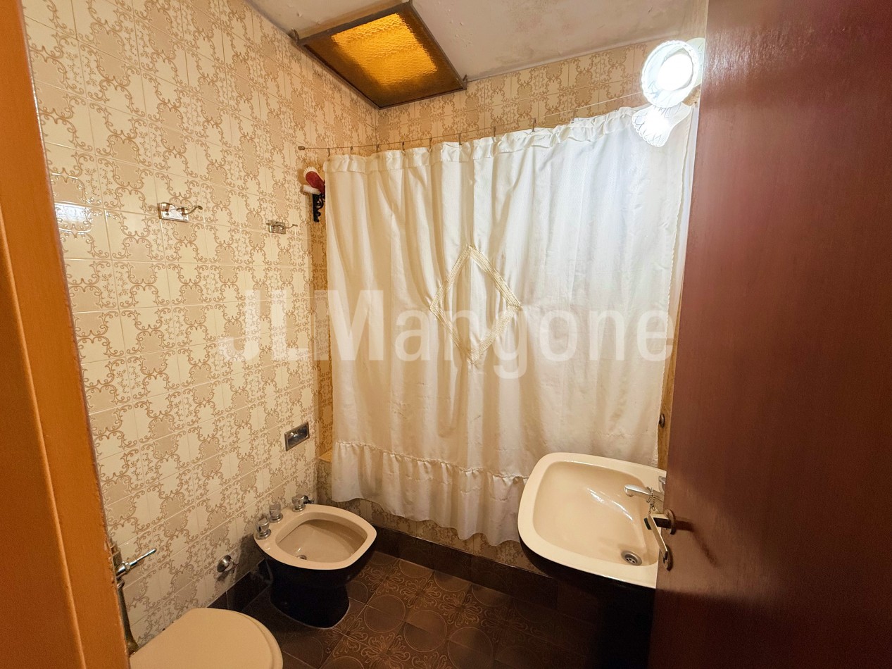 Casa 4 amb con cocheras, parque y quincho