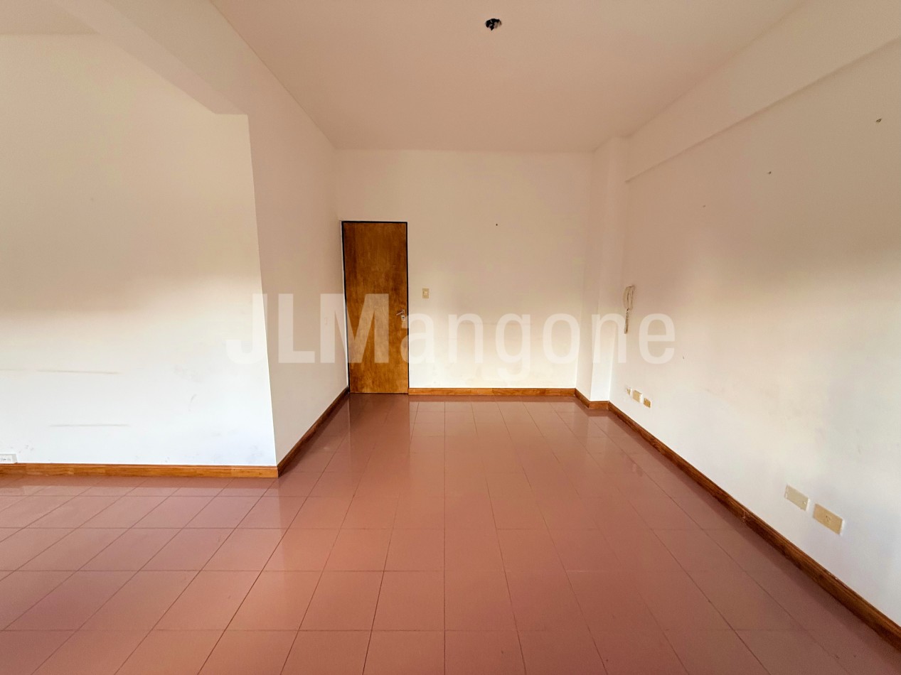 Oficina y/o consultorios 25 m2 sobre Arieta