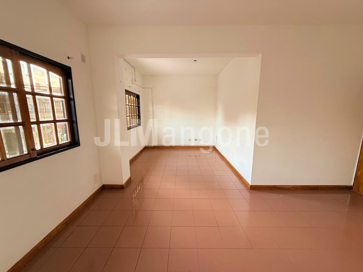 Oficina y/o consultorios 25 m2 sobre Arieta