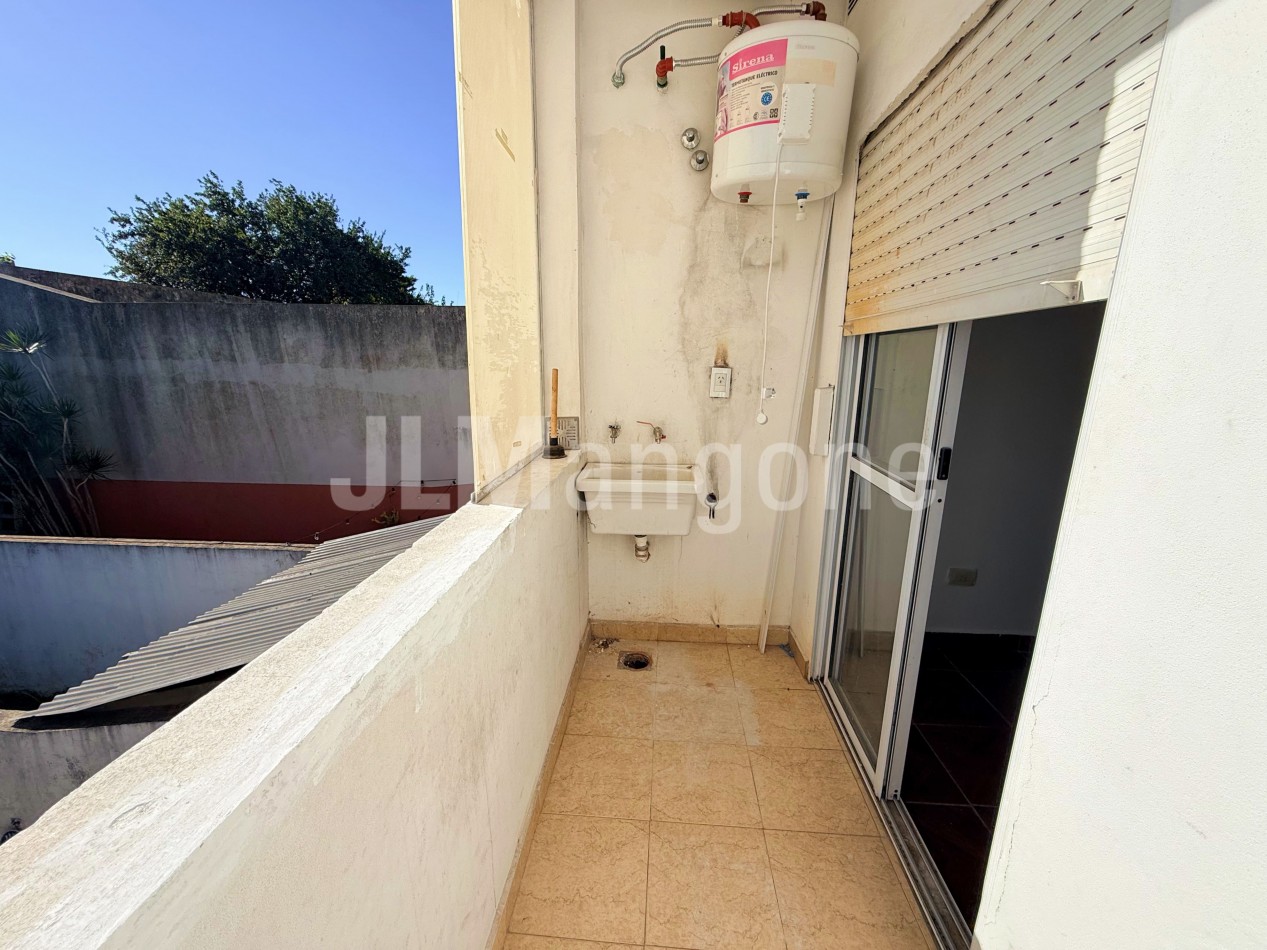 Departamento 2 ambientes con balcon