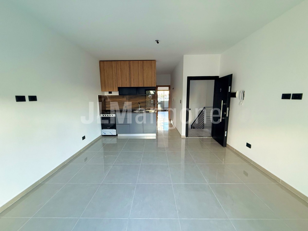 Semipiso 2 1/2 ambientes con doble balcon