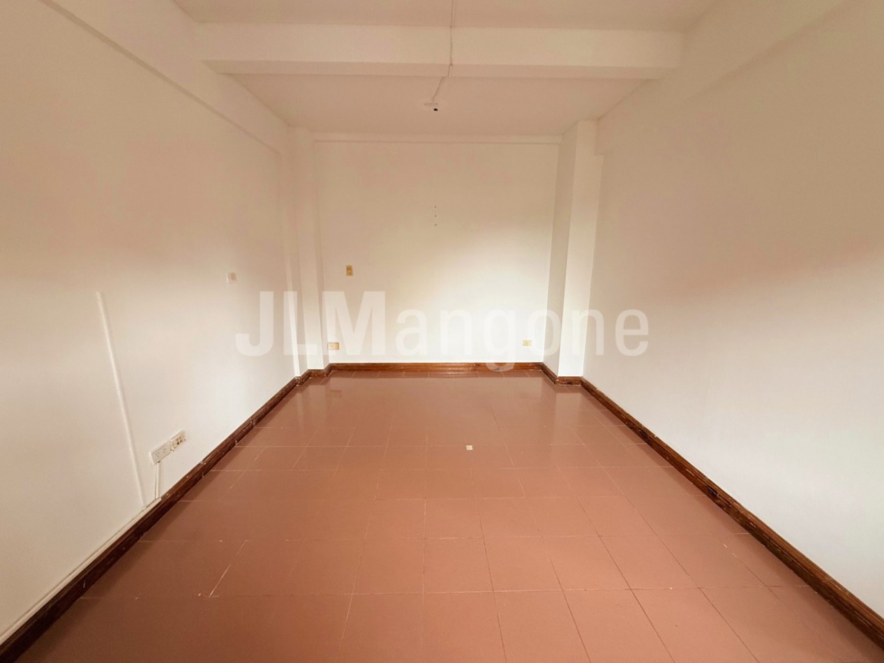 Oficina 30 m2 en San Justo