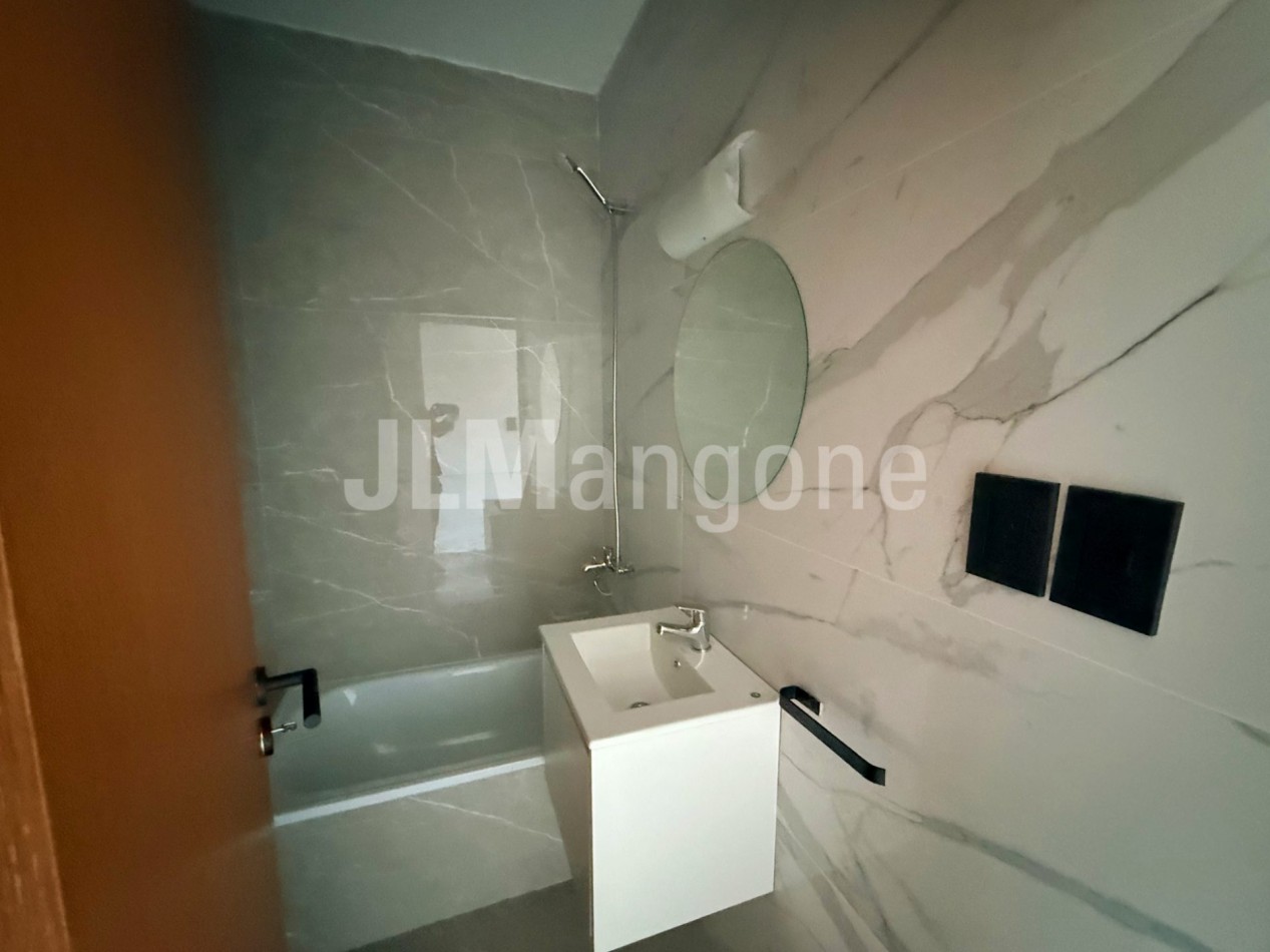 Deptos 2 1/2 ambientes con balcon, a estrenar