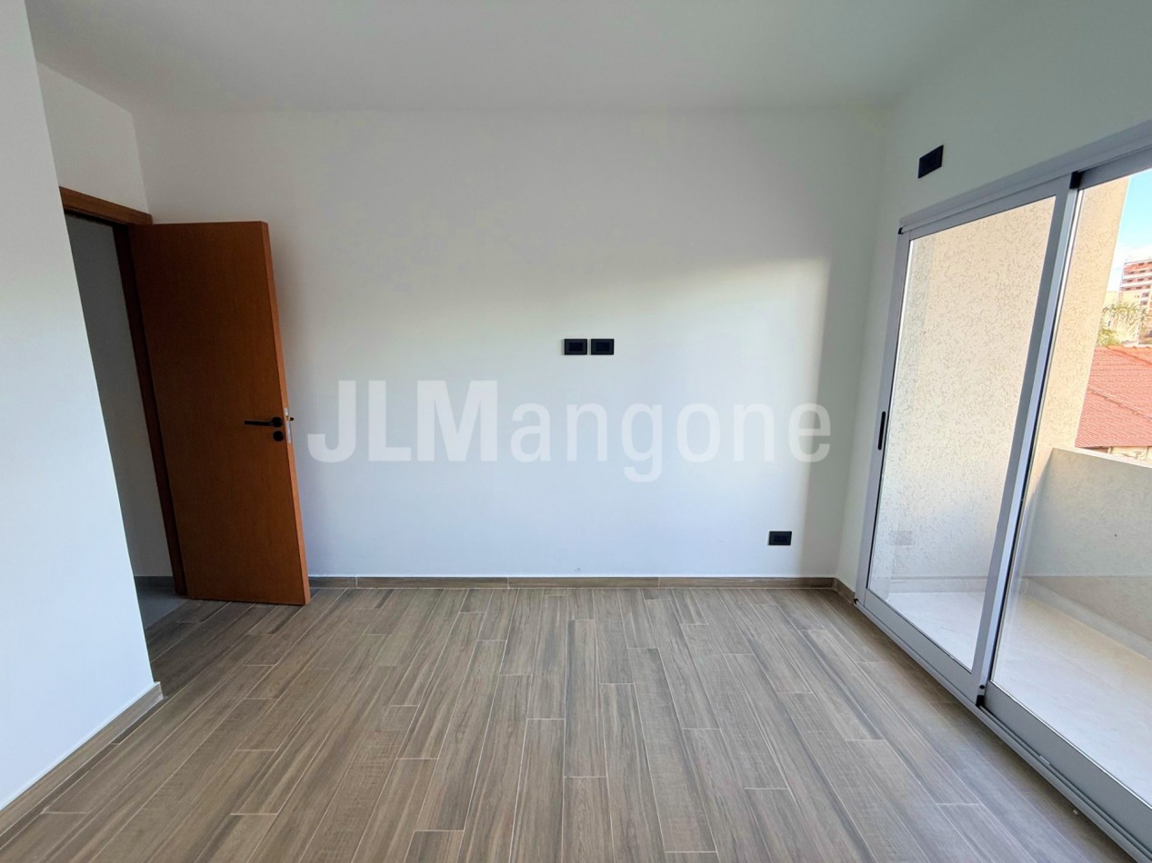 Deptos 2 1/2 ambientes con balcon, a estrenar