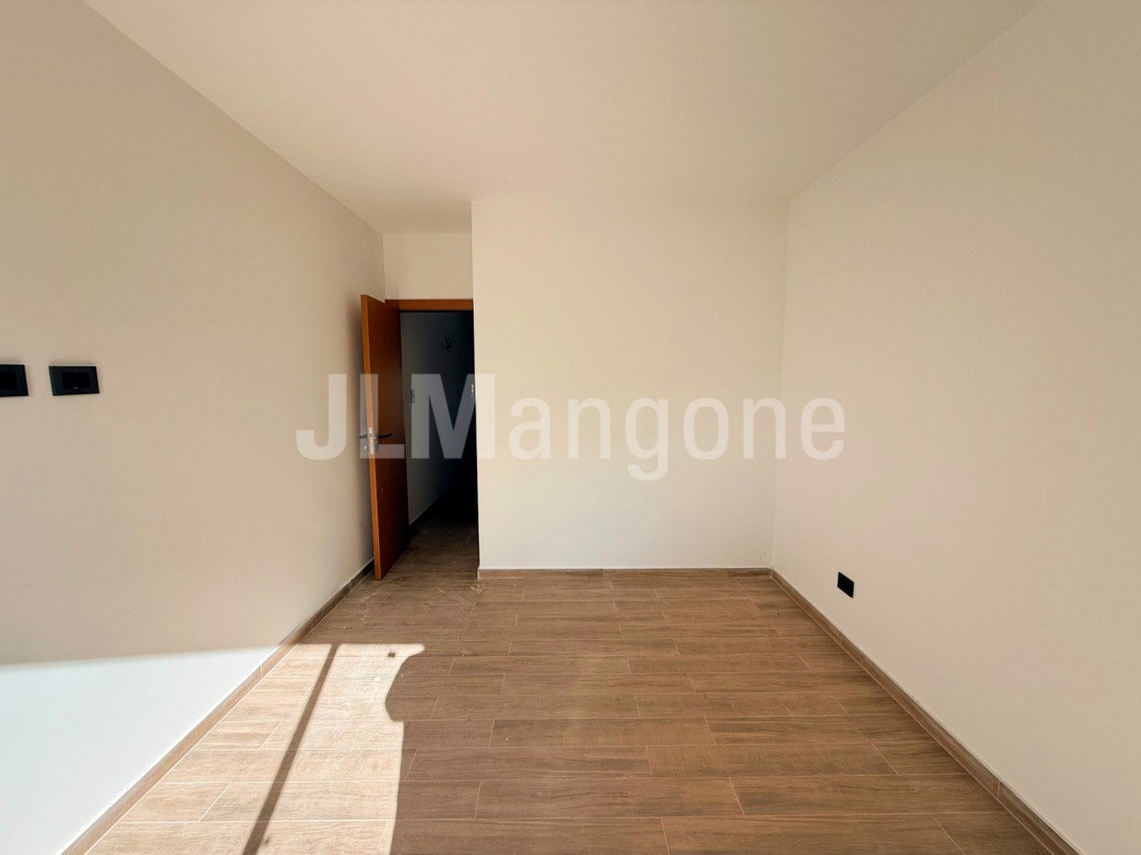 Deptos 2 1/2 ambientes con balcon, a estrenar