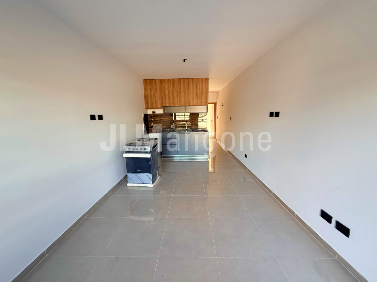 Deptos 2 1/2 ambientes con balcon, a estrenar