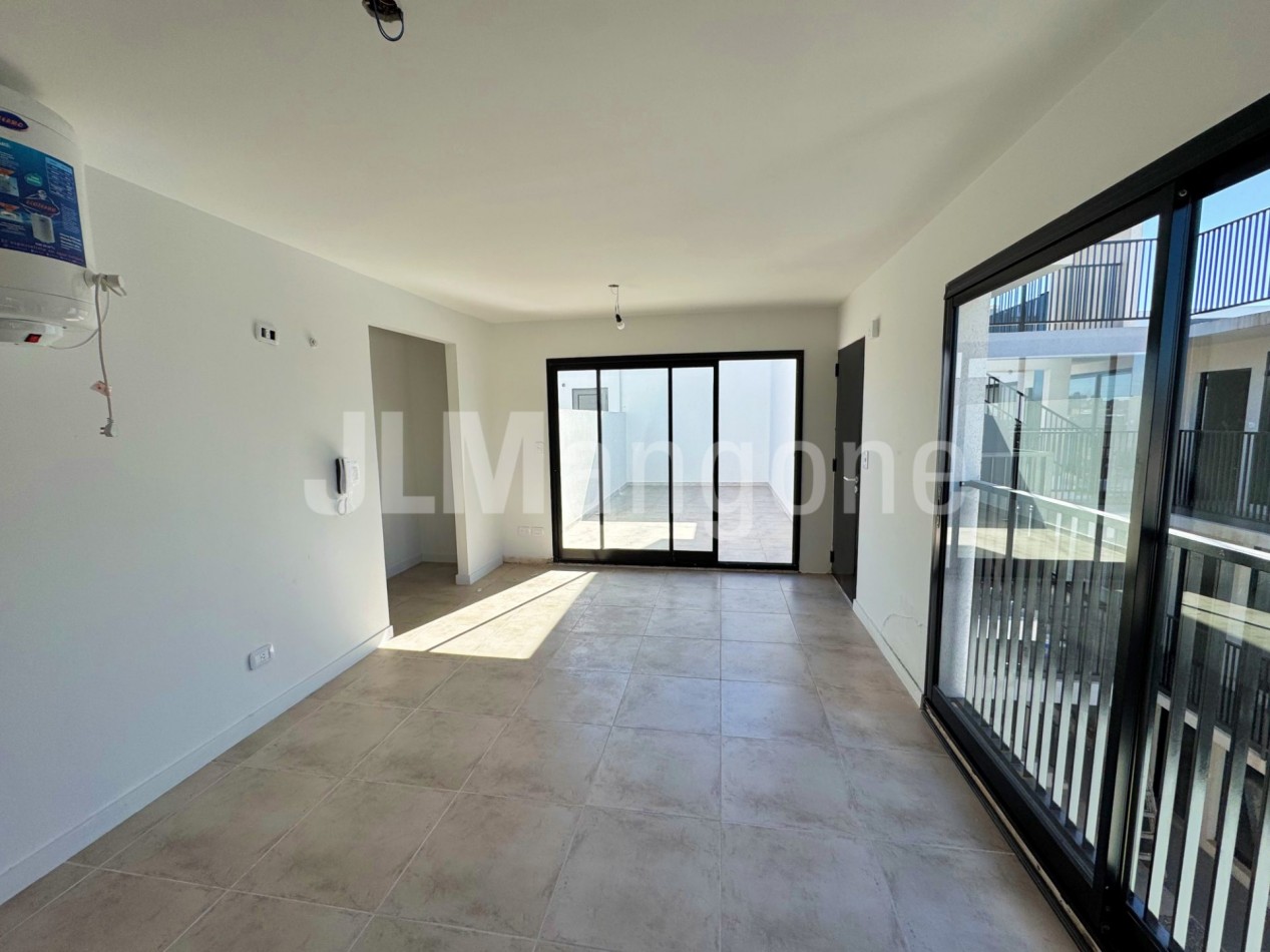 Departamento 2 ambientes con cochera y balcon