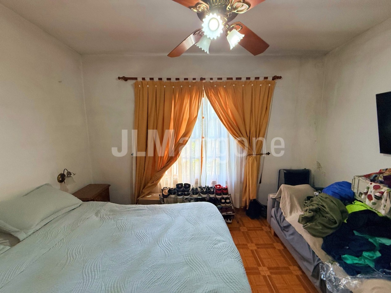 Casa amb 5 con cocheras, parque, piscina, quincho y depto 2 amb