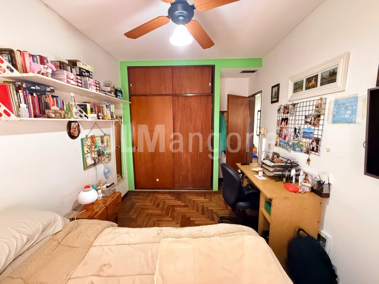 Casa amb 5 con cocheras, parque, piscina, quincho y depto 2 amb