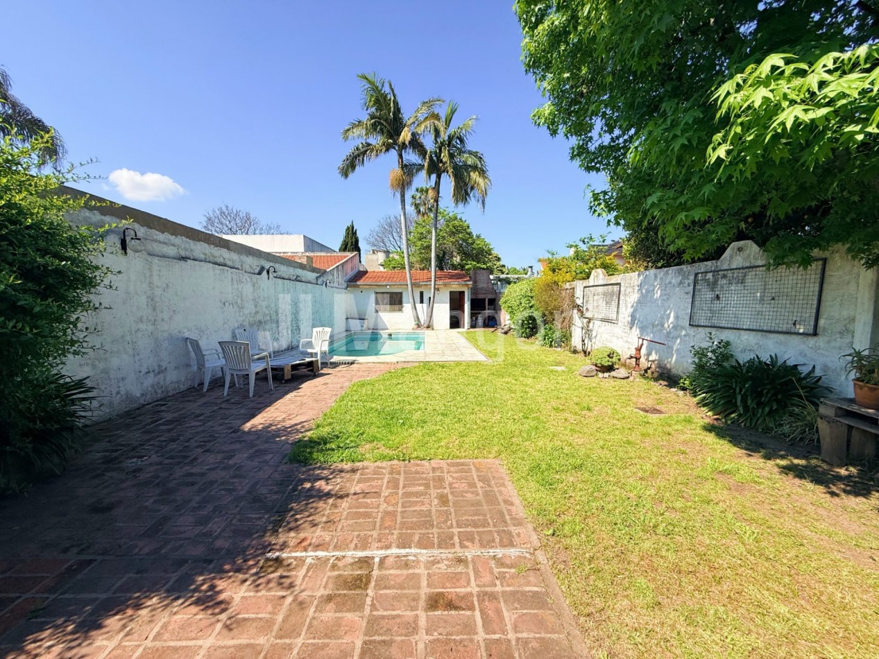 Casa amb 5 con cocheras, parque, piscina, quincho y depto 2 amb