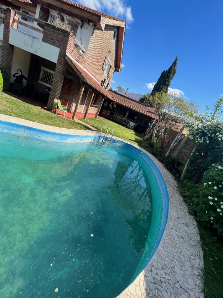 Chalet 4 ambientes con piscina y garage (Doble Lote 500 m2) Financiacion