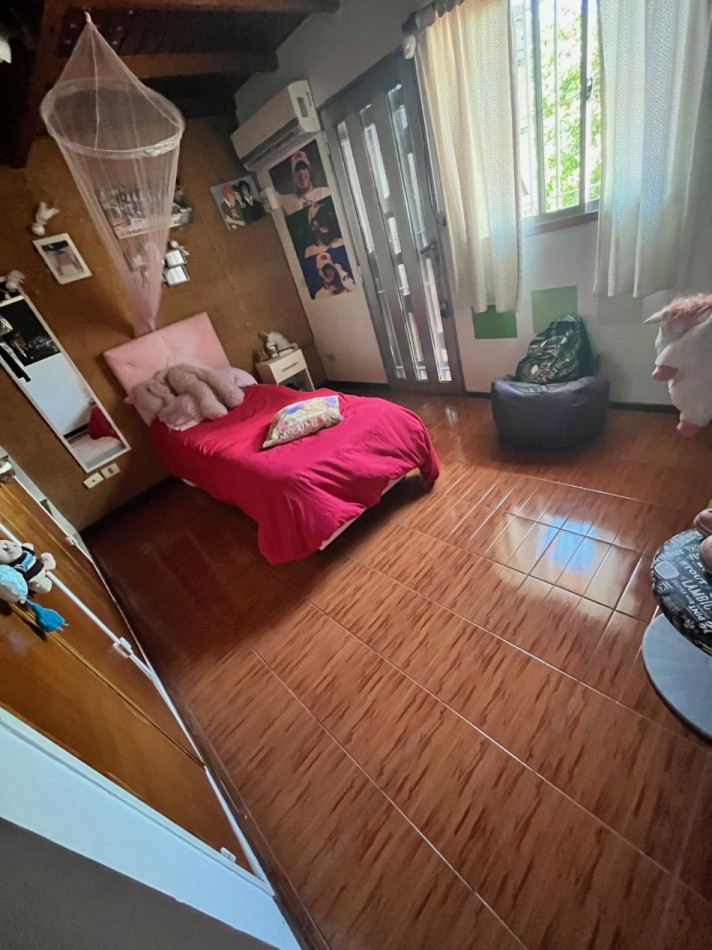 Chalet 4 ambientes con piscina y garage (Doble Lote 500 m2) Financiacion