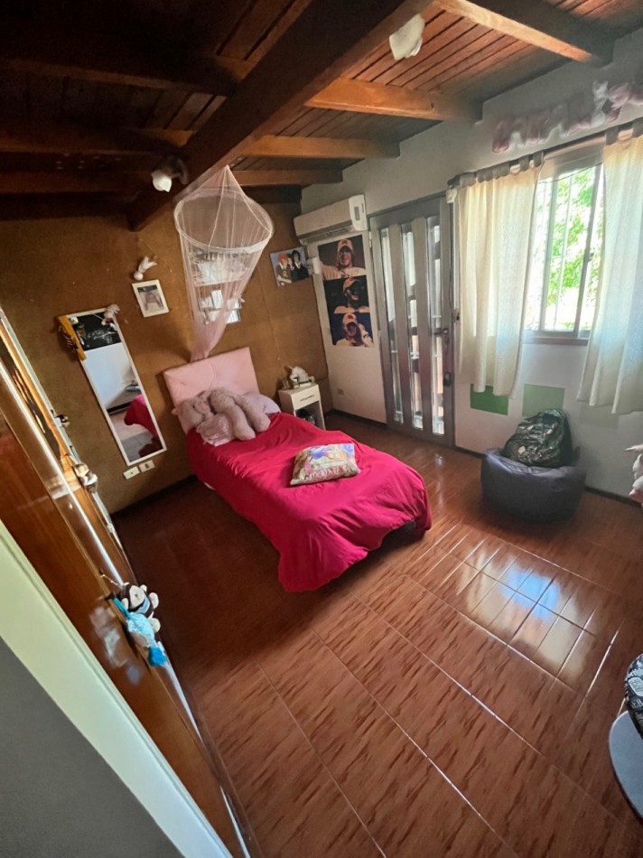 Chalet 4 ambientes con piscina y garage (Doble Lote 500 m2) Financiacion
