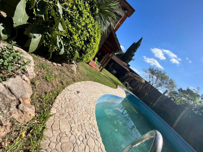 Chalet 4 ambientes con piscina y garage (Doble Lote 500 m2) Financiacion