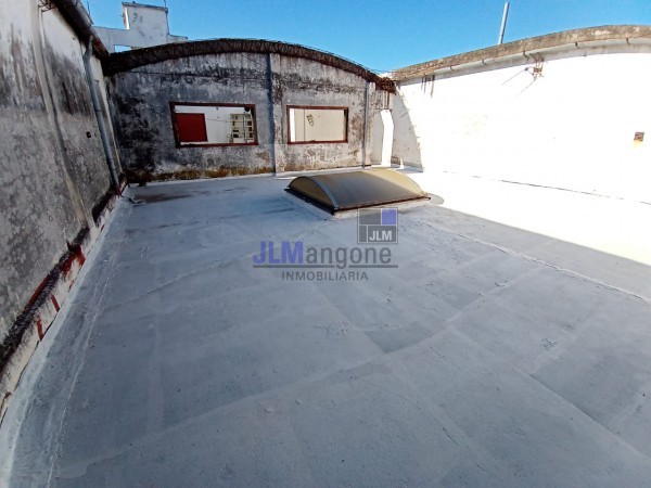 Galpon 500 m2 + 2 Deptos 4 ambientes