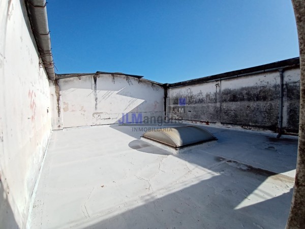 Galpon 500 m2 + 2 Deptos 4 ambientes