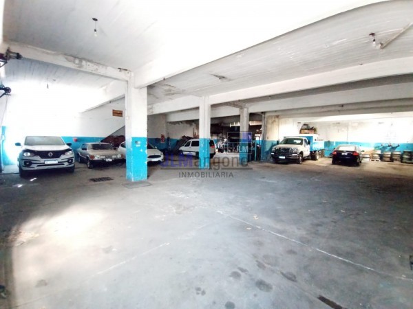 Galpon 500 m2 + 2 Deptos 4 ambientes