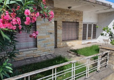 Casa 3 ambientes Lote 10x30