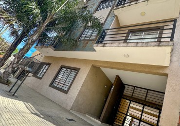 Departamento 2 ambientes con cochera y balcon