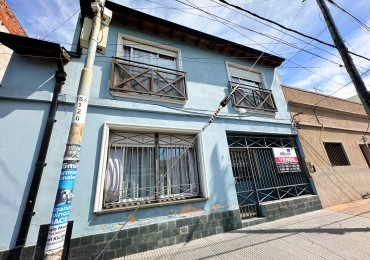 Casa 4 ambientes con cocheras (2) y terraza